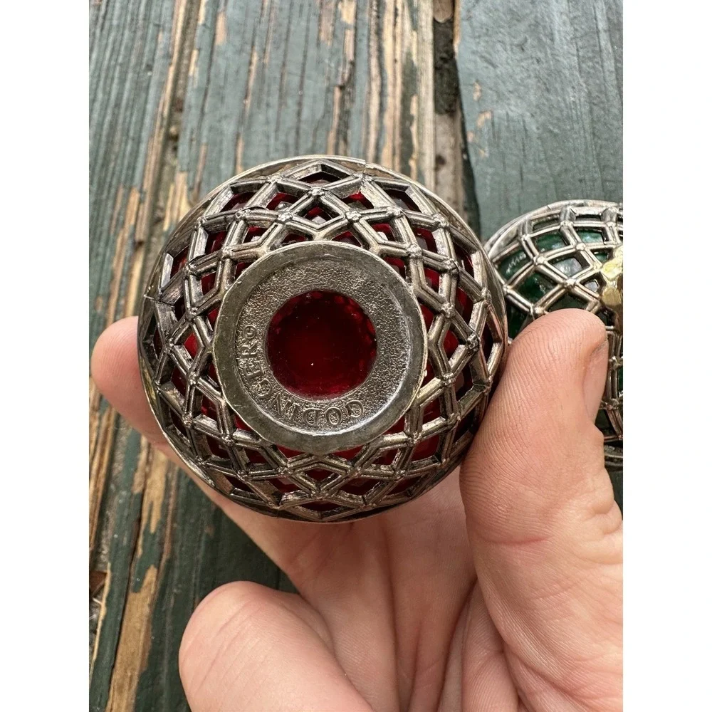Godinger Christmas Ornament Pepper Shakers Green Red‎ Vintage Metal